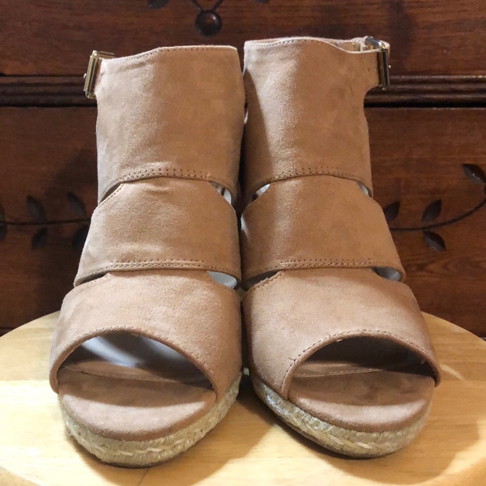 APT.9  styleBussinessdesert  size 7.5 color Desert